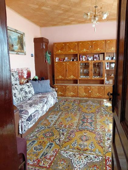 Casă cu 5 camere cu Teren 400 Mp în Central
