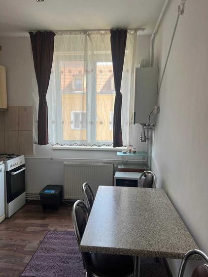 Garsonieră decomandată în Central