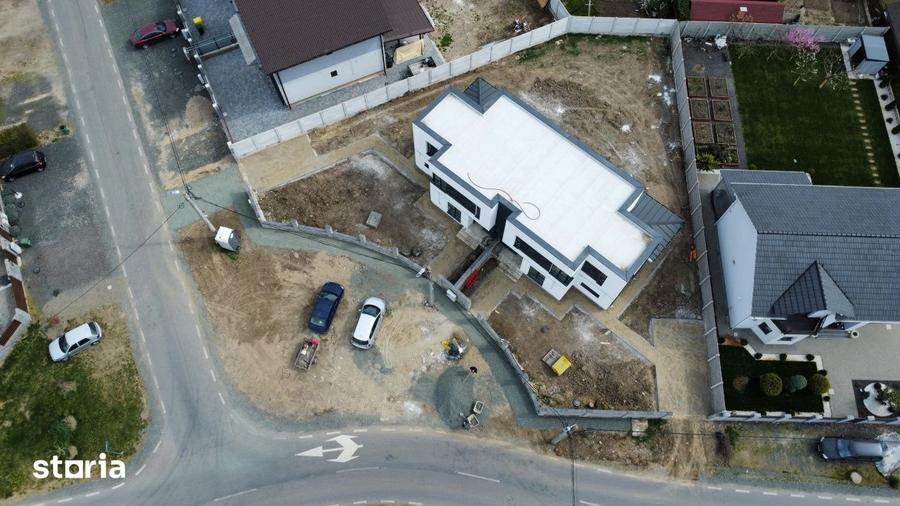 Casă cu 4 camere cu Teren 480 Mp în Ciupercenii Noi