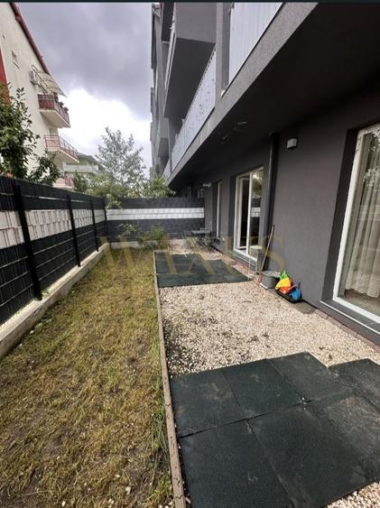 Apartament cu 2 camere semidecomandat, mobilat în Florești
