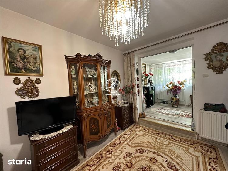 Apartament cu 3 camere semidecomandat în Tătărași