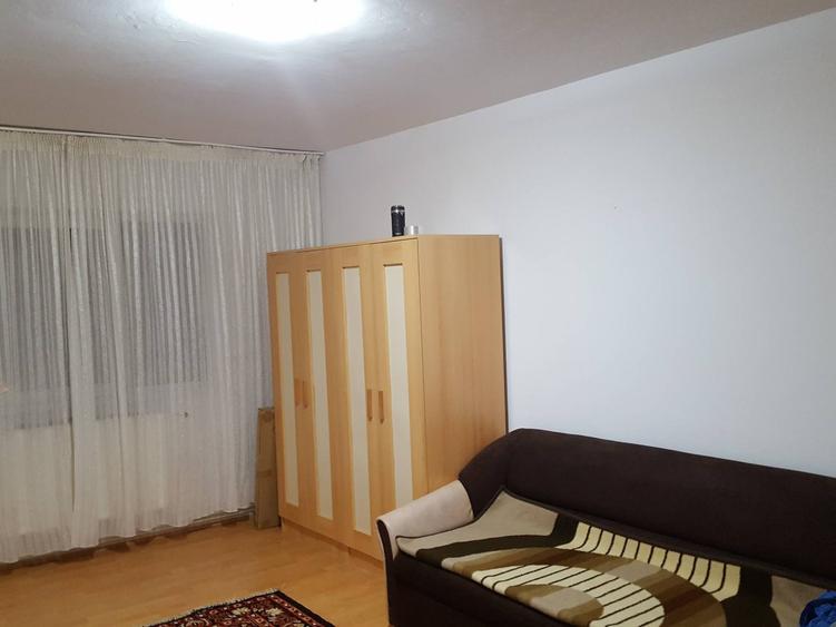 Apartament cu 2 camere decomandat în Zorilor