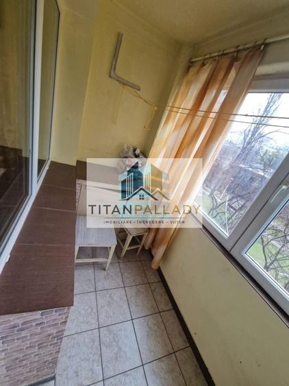 Apartament cu 2 camere decomandat în Titan