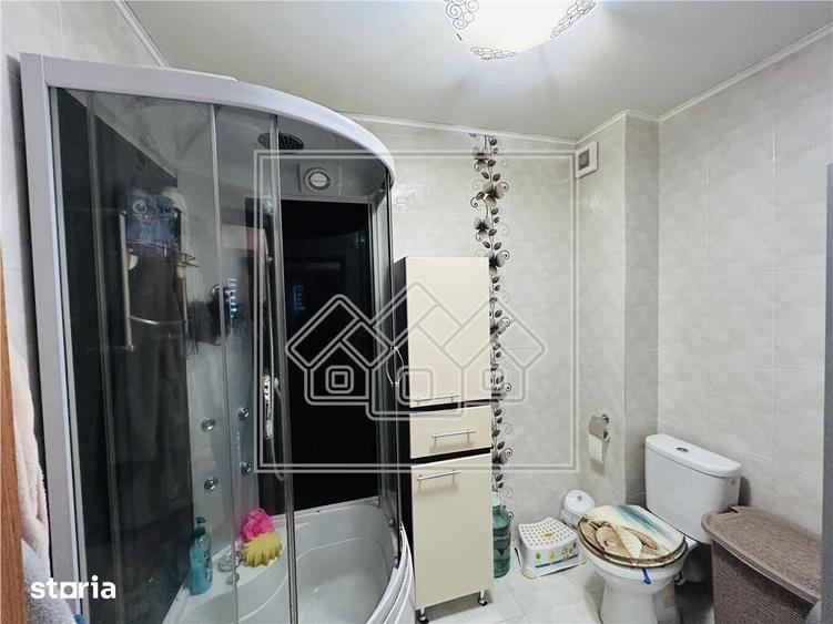 Apartament cu 3 camere în Șelimbăr