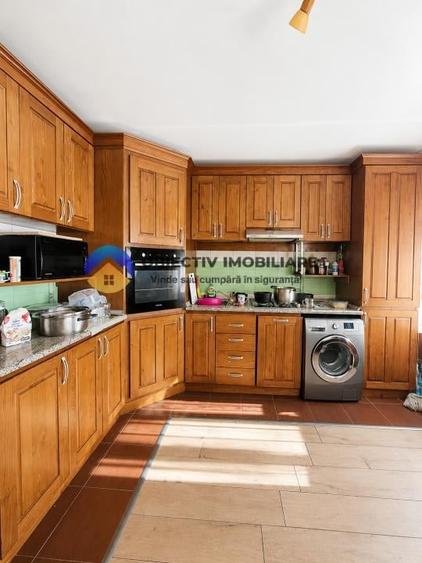 Apartament cu 4 camere decomandat în Dărmănești