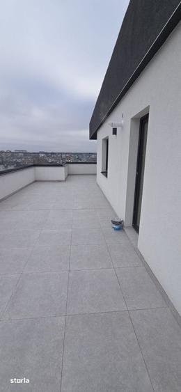 Apartament cu 3 camere decomandat în Calea București