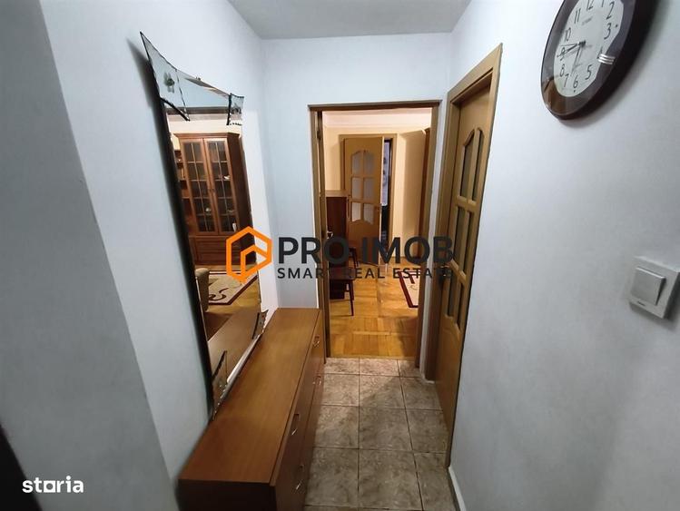 Apartament cu 3 camere semidecomandat în Central