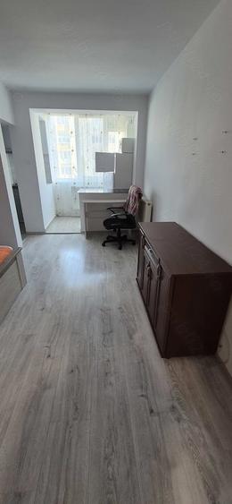 Garsonieră decomandată în Astra