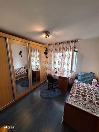 Apartament cu 3 camere decomandat în Traian
