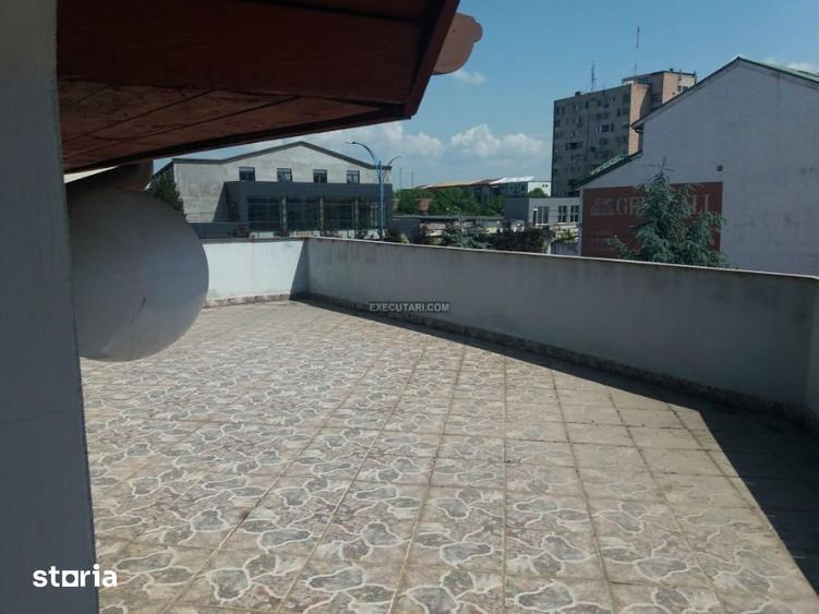 Spațiu comercial, de 600 mp, în Central