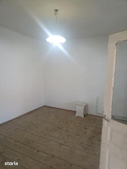 Casă cu 2 camere cu Teren 625 Mp în Central