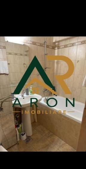 Apartament cu 3 camere semidecomandat, mobilat în Tineretului