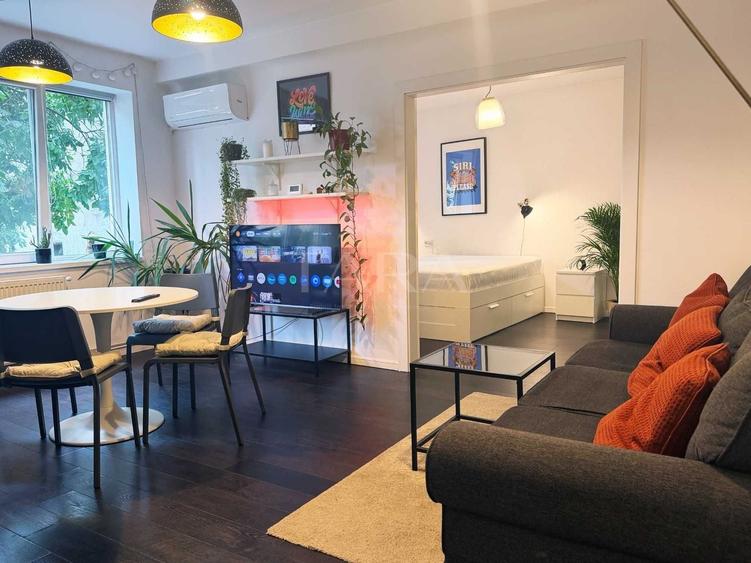 Apartament cu 3 camere, 56 mp, complet mobilat, zonă centrală. - 1