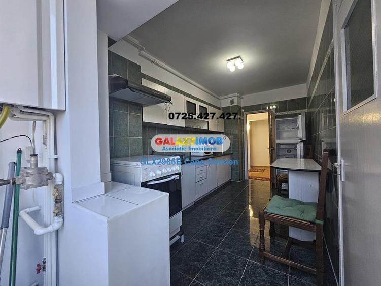 Apartament cu 3 camere decomandat în Republicii