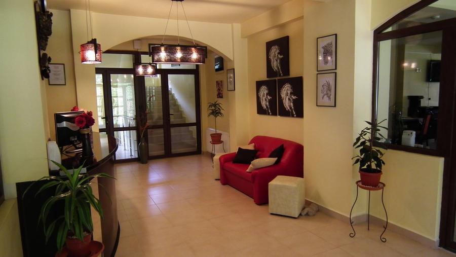 Casă cu 17 camere cu Teren 1890 Mp în Predeal