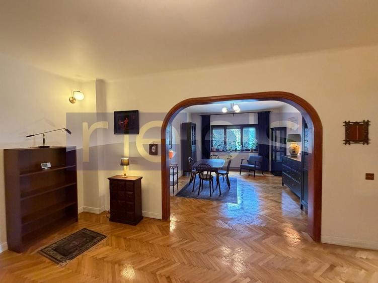 Apartament cu 3 camere, mobilat în Armeneasca