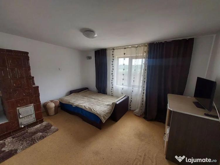 Casă cu 4 camere cu Teren 405 Mp în Bascov