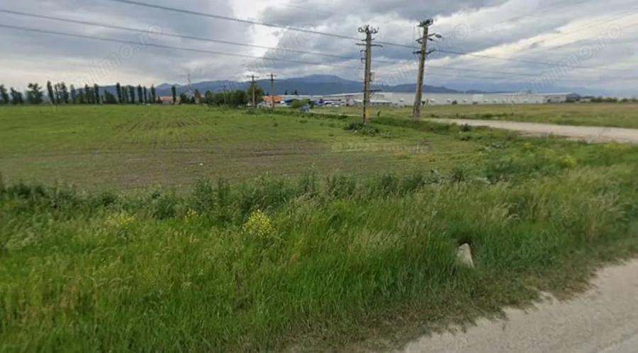 Teren de 21000 mp, în Central