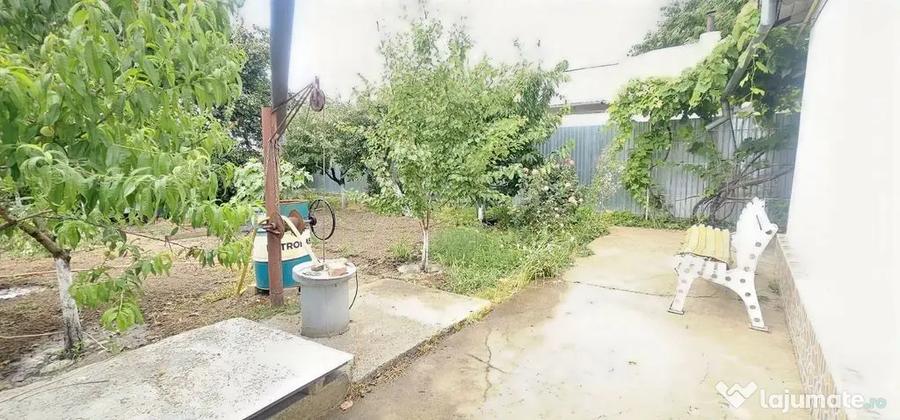 Casă cu 3 camere cu Canalizare în Vânători