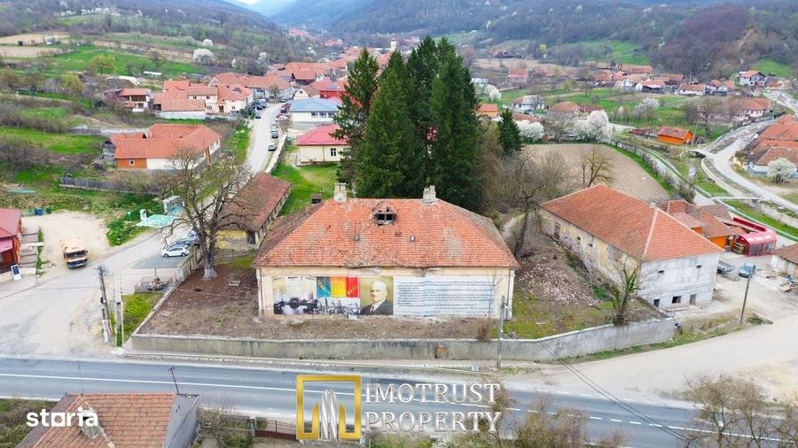 Casă cu 4 camere în Central