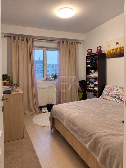 Apartament cu 4 camere semidecomandat, mobilat în Sebastian