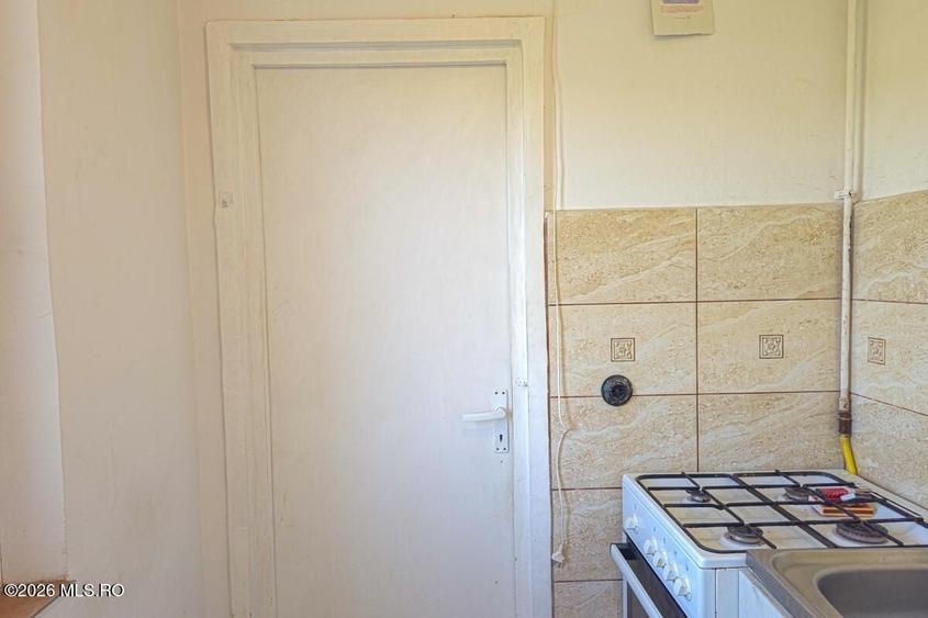 Apartament cu 3 camere semidecomandat în Șagului