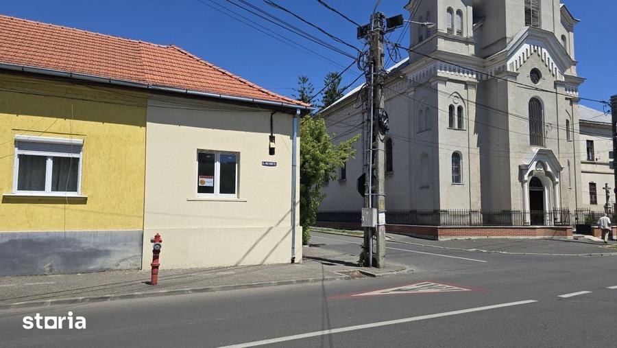 Casă cu 2 camere cu Teren 20 Mp în Central