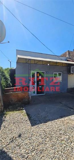 Spațiu comercial, de 60 mp, în Studina