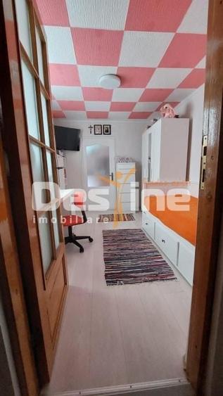 Casă individuală cu 5 camere cu Canalizare în Gheorghe Doja