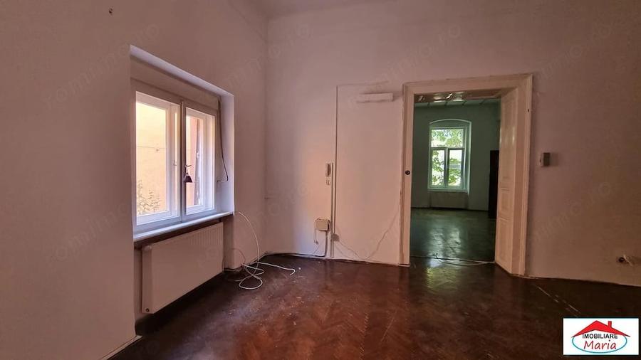 Casa in zona centrala parter si subsol cu acces auto - 13