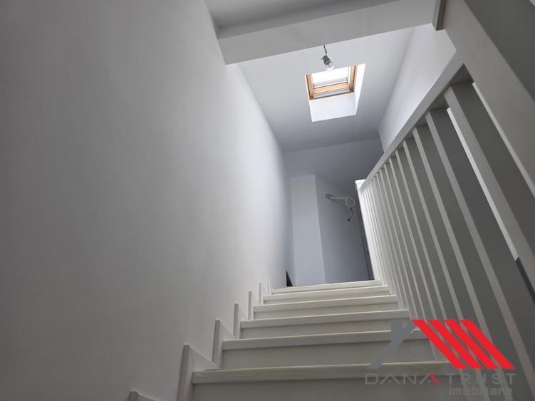 Penthouse cu 3 camere decomandat în Giroc