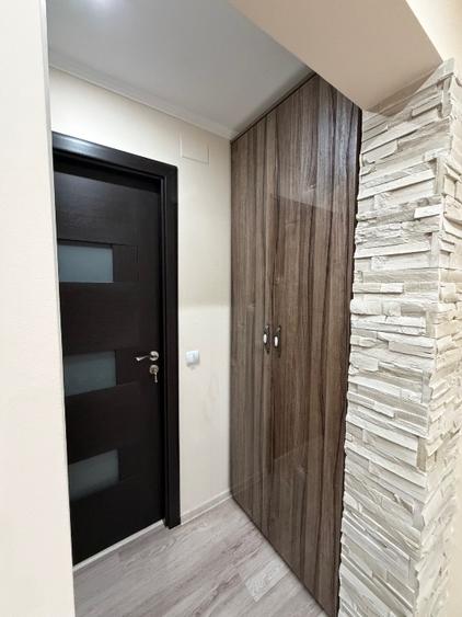 Apartament cu 3 camere decomandat, mobilat în Central