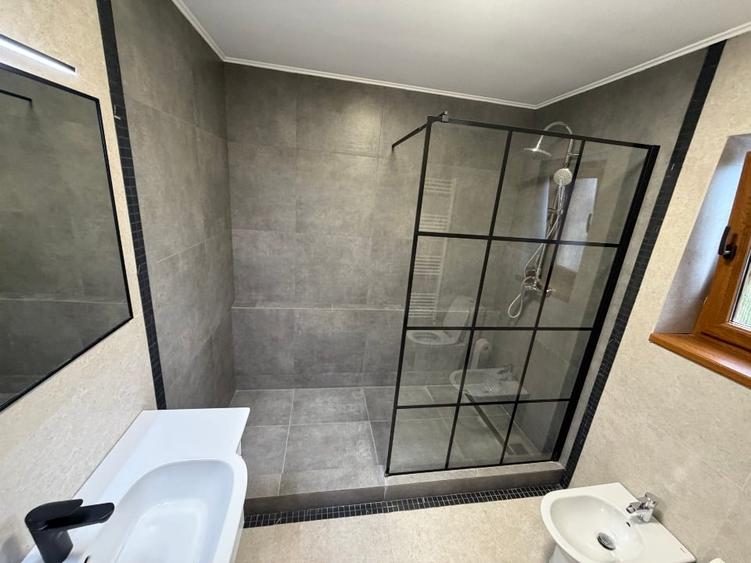 Duplex cu 4 camere cu Teren 300 Mp în Dumbrăvița