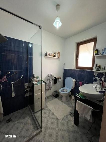 Casă cu 4 camere cu Teren 1300 Mp în Groși