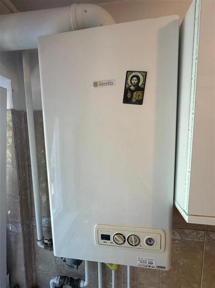 Apartament cu 3 camere semidecomandat în Spitalul Județean