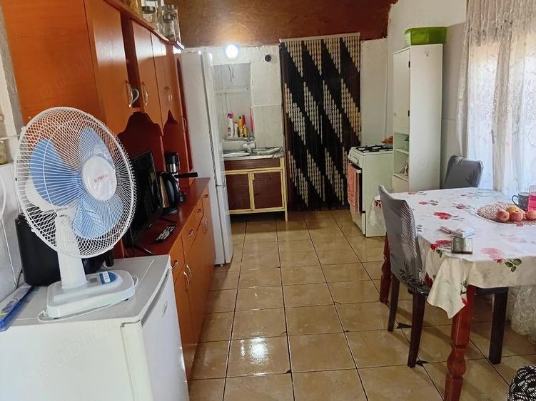 Casă cu 3 camere cu Teren 800 Mp în Central