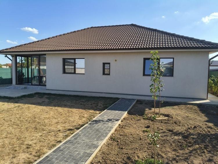 Casă cu 3 camere în Livada de Bihor