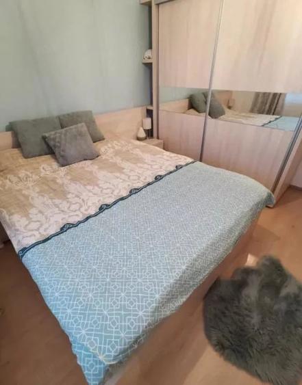 Apartament cu 2 camere decomandat în Tractorul
