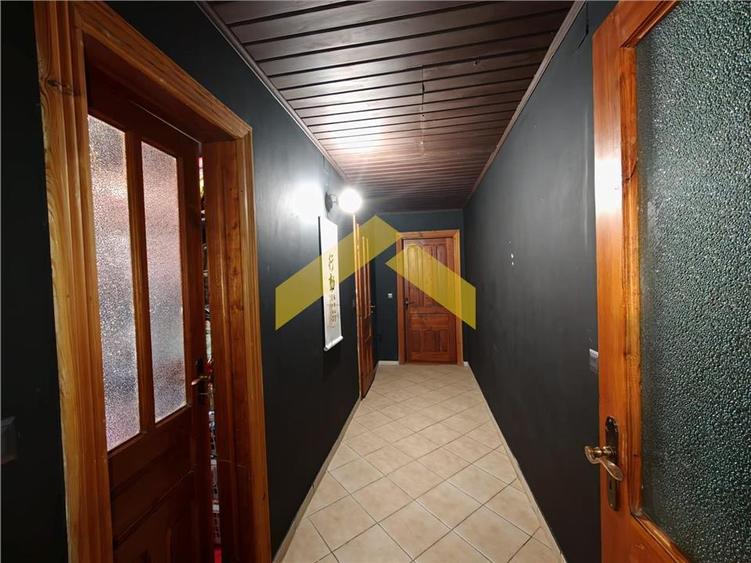 Casă individuală cu 6 camere cu Piscina în Cladova
