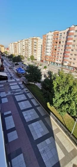 Apartament cu 2 camere decomandat, mobilat în Răcădău