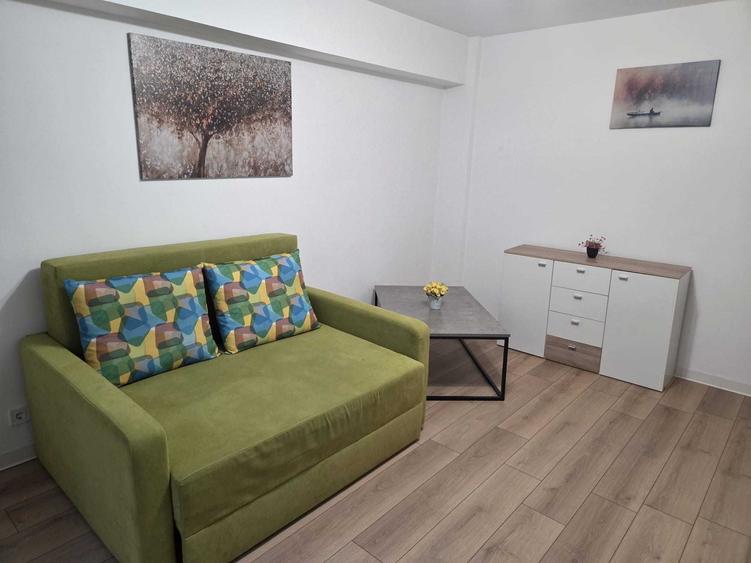 Inchiriere apartament 2 camere decomandat central - 1