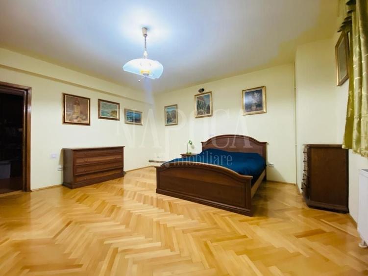 Casă individuală cu 13 camere cu Canalizare în Gruia