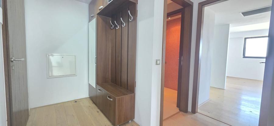 Apartament cu 2 camere decomandat, mobilat în Faleza Nord