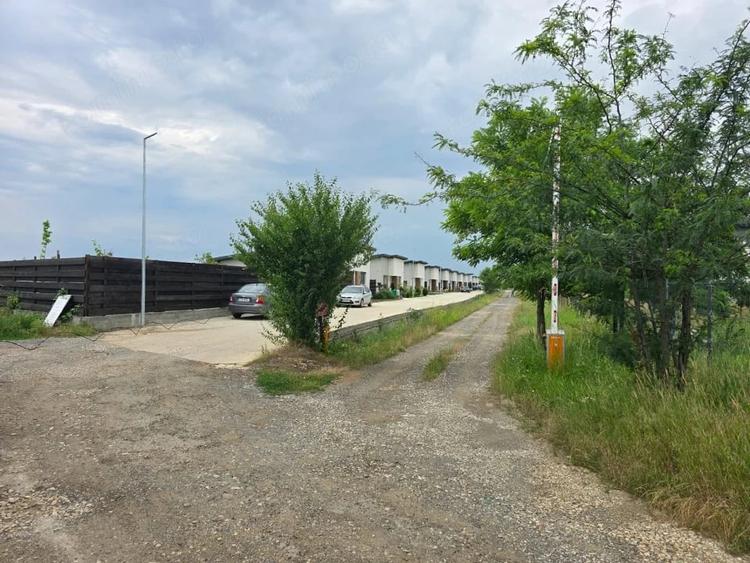 Teren de 1068 mp, în Balotești