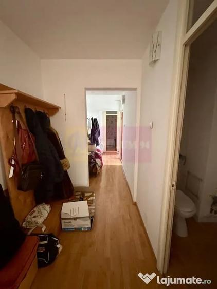 Apartament cu 3 camere decomandat în Rahova