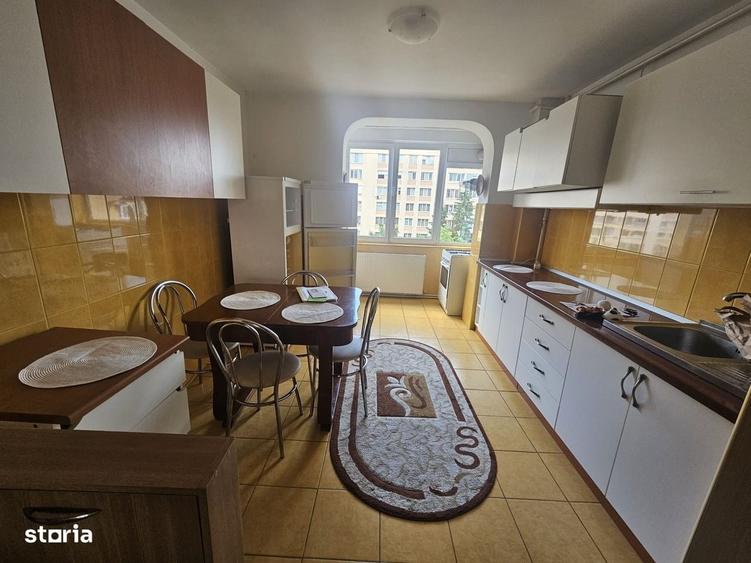 Apartament cu 3 camere decomandat în Centrul Civic