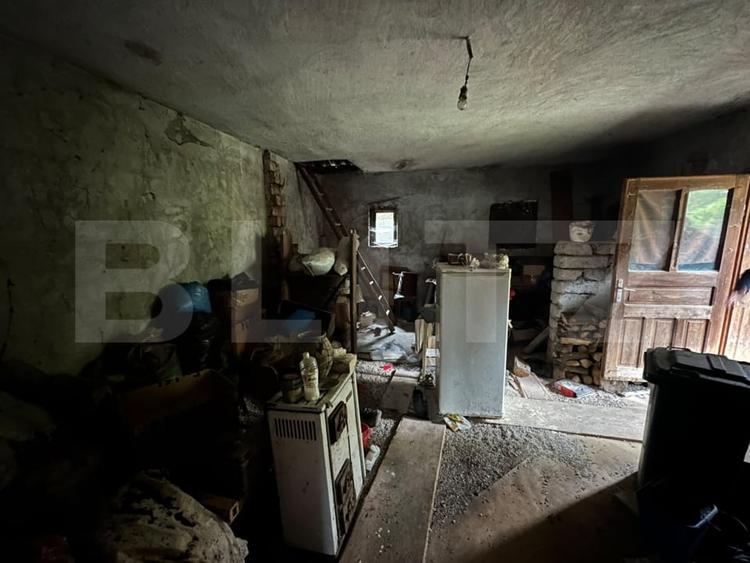 Casă individuală cu 7 camere cu Teren 660 Mp în Nepos