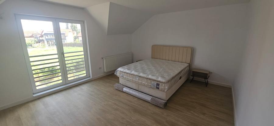 Casă cu 4 camere cu Canalizare în Băneasa