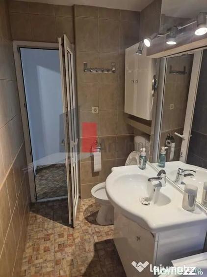 Apartament cu 3 camere decomandat în Crângași