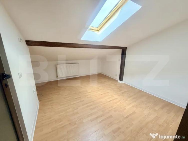 Apartament cu 5 camere decomandat în Central
